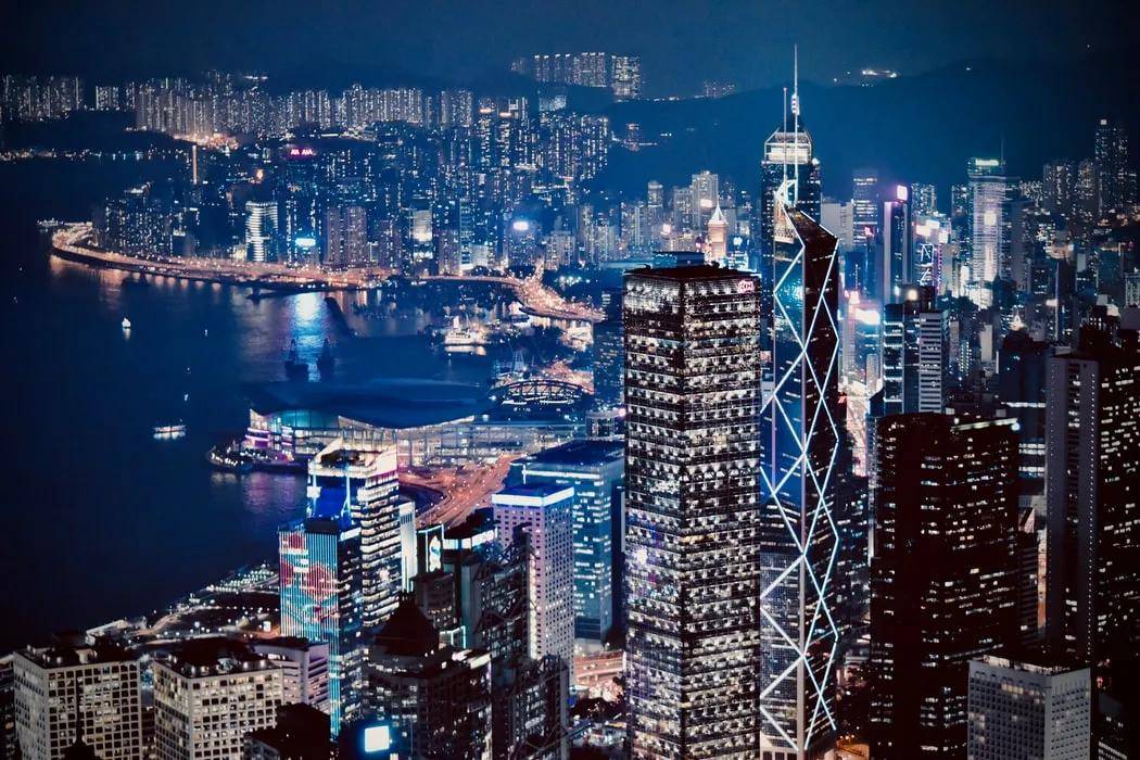 2025年香港正版免費(fèi)大全,探索未來香港娛樂新紀(jì)元，2025年香港正版免費(fèi)大全